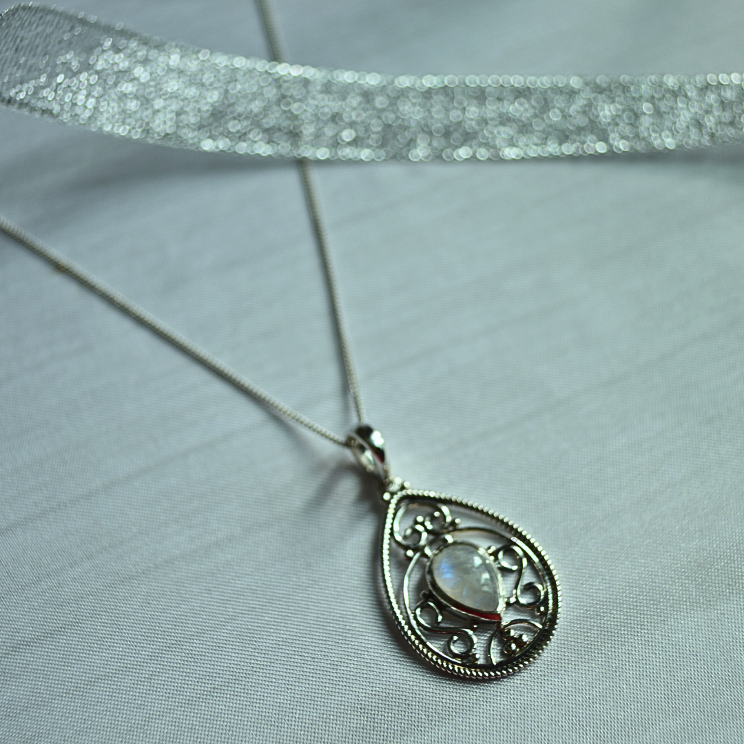 Teardrop Moonstone Filigree Pendant – Silver 925 Necklace