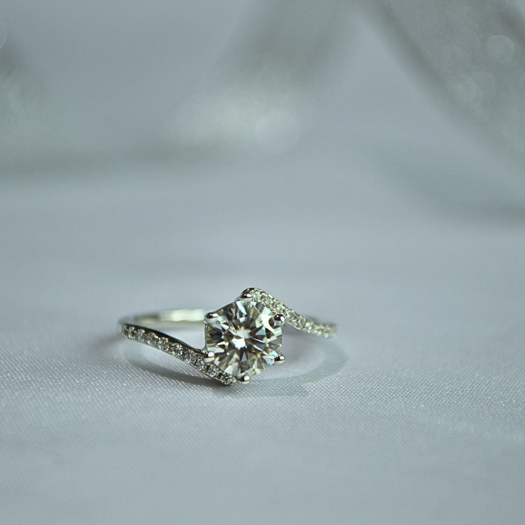 Sterling Silver 925 Ring with Brilliant Moissanite Sparkle