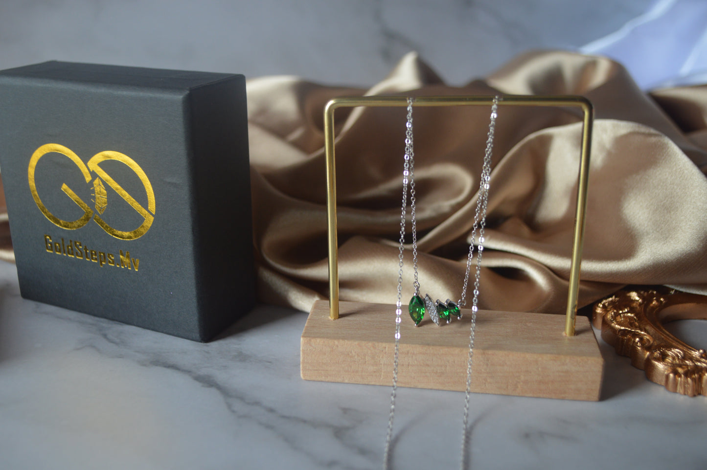 GS0057 Rhodium plated original Silver necklace with Emerald Stones