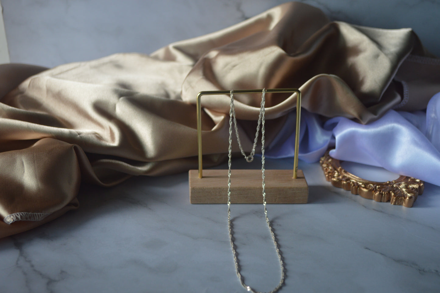 Silver necklace olhi design