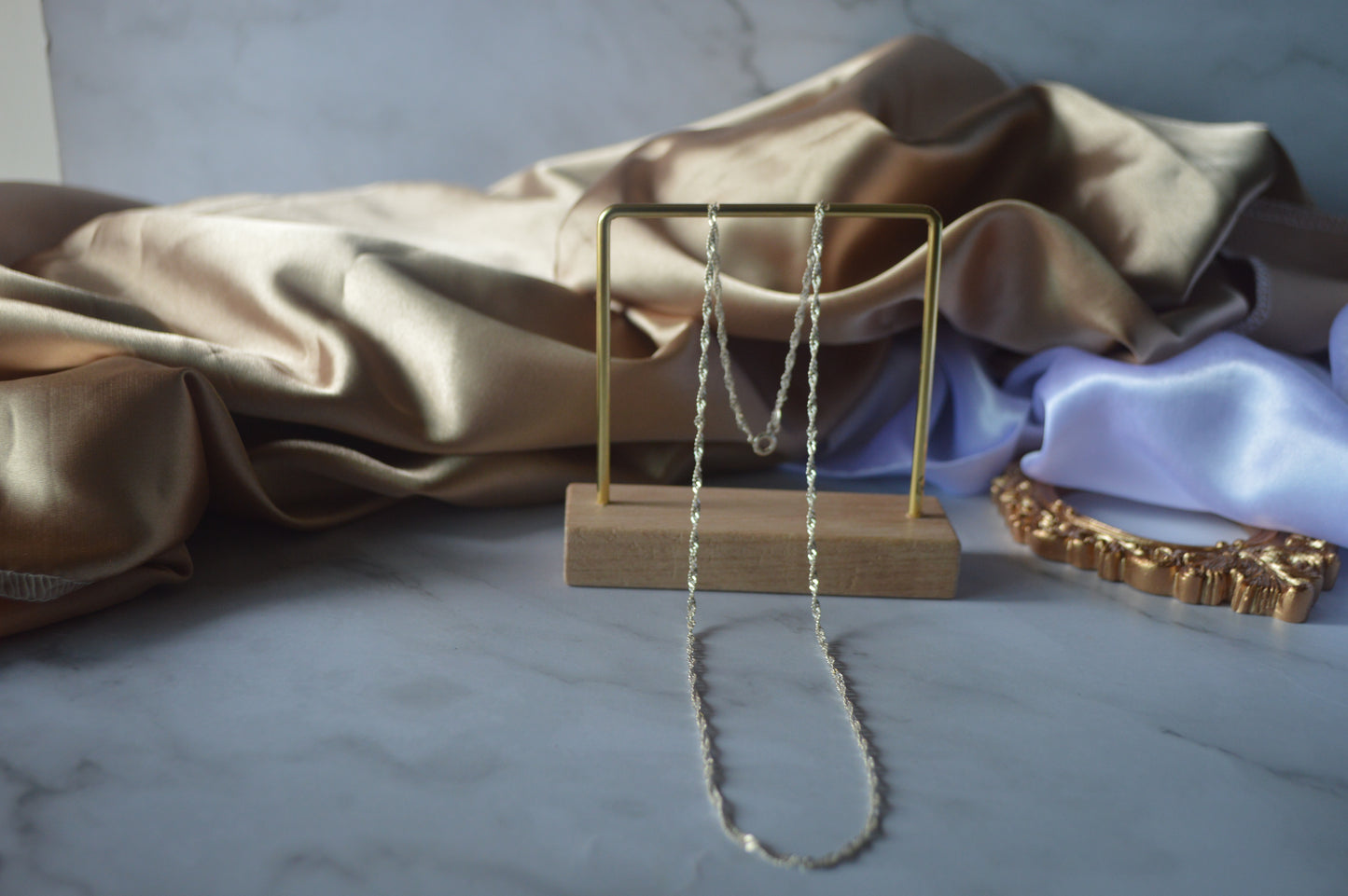 Silver necklace olhi design