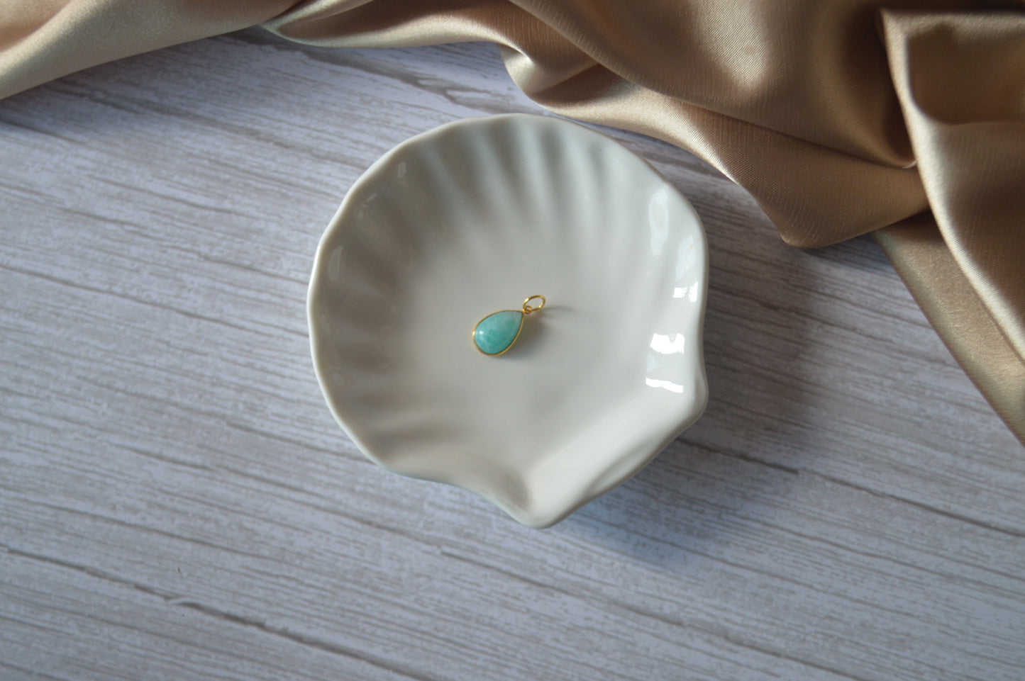18K Gold Pendant with Teardrop amazonite