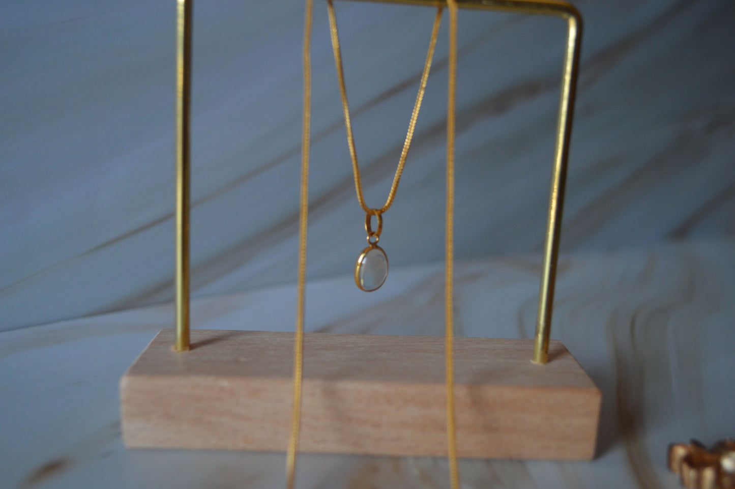 GS0546 18k original gold pendent with natural moonstone
