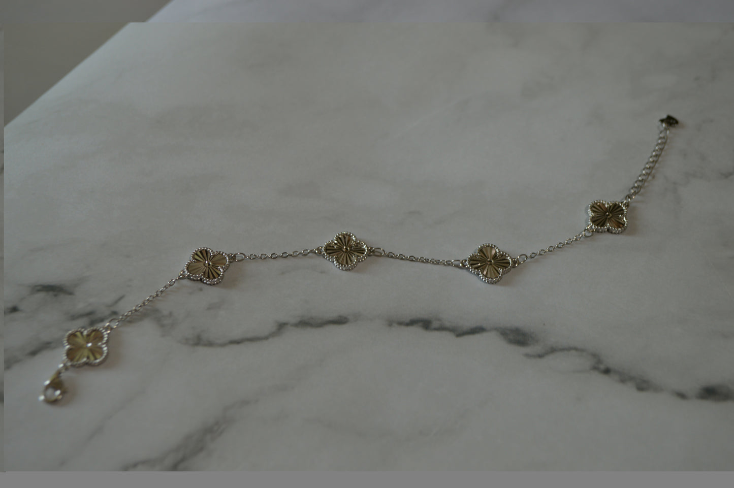 Silver 925 Clover Charm Bracelet – Lucky Elegance in Every Detail