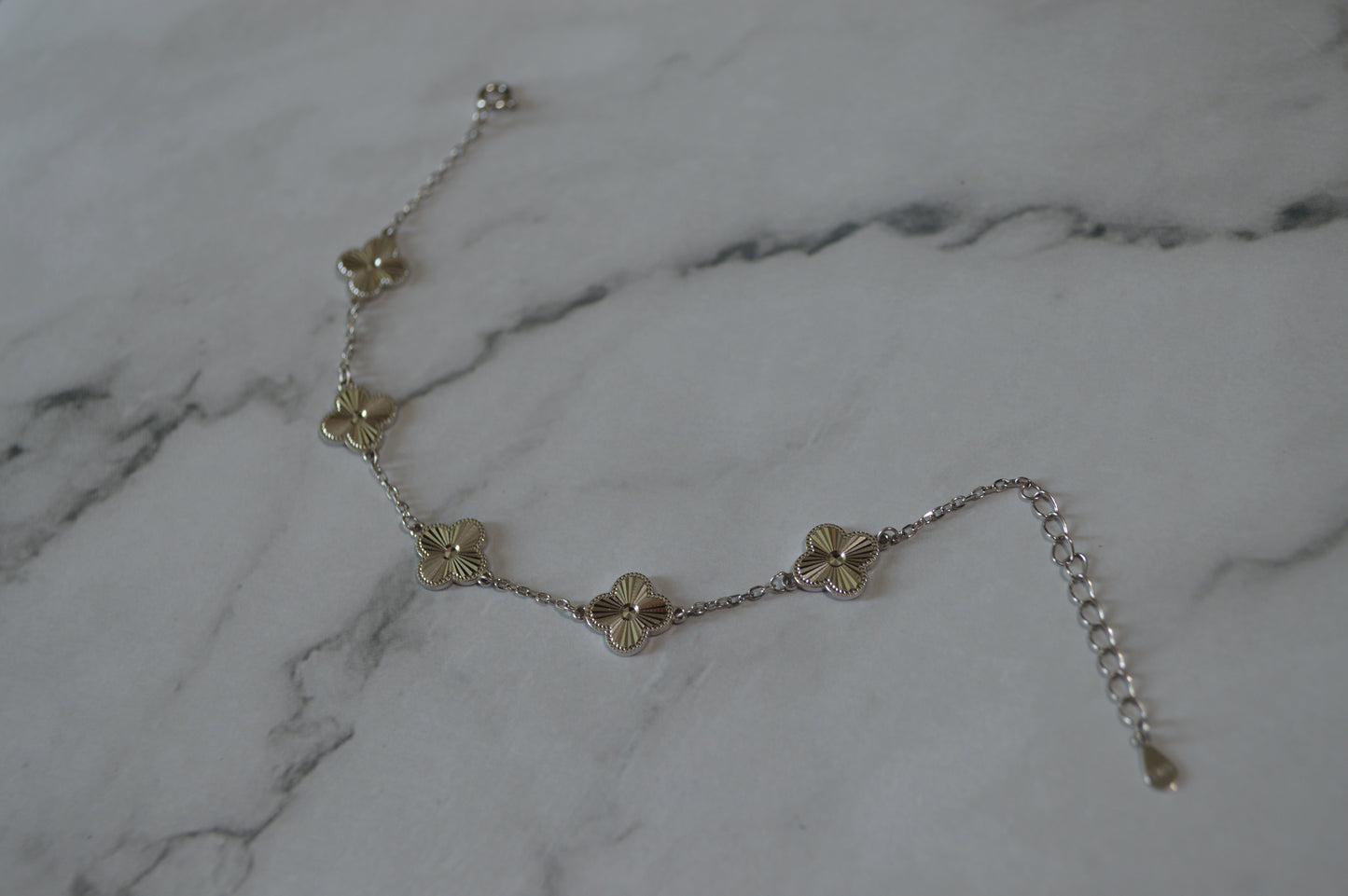 Silver 925 Clover Charm Bracelet – Lucky Elegance in Every Detail