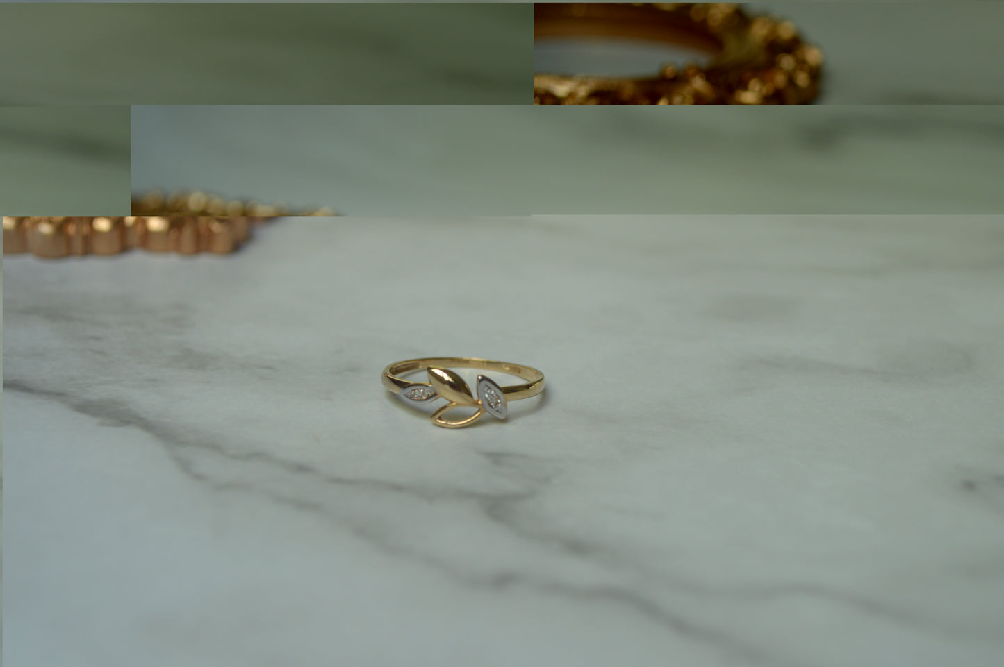 18k Solid Gold Leaf-Design Ring with White Stones – 1.46 Grams