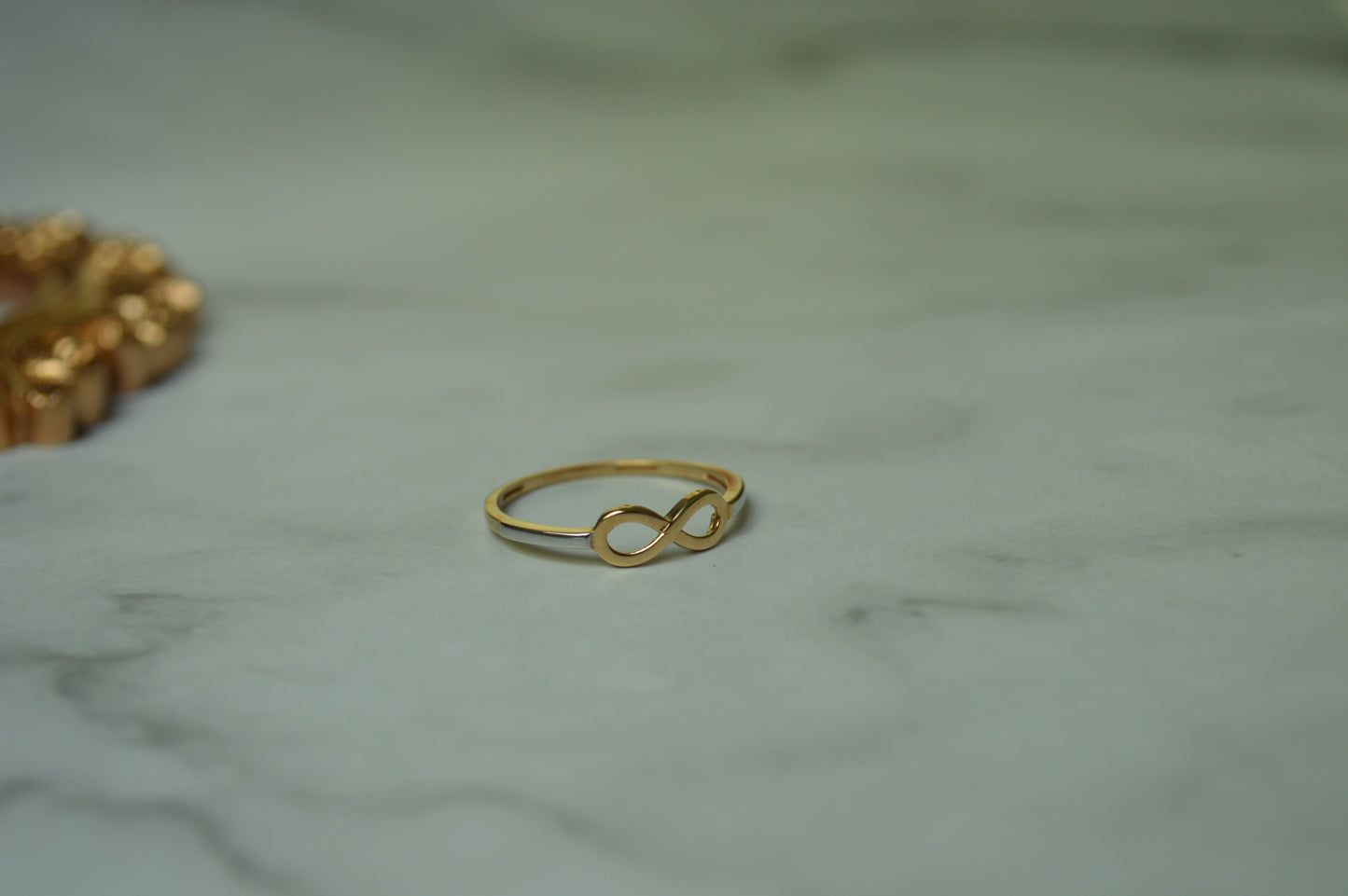 18k Solid Gold Infinity Ring – 1.11 Grams