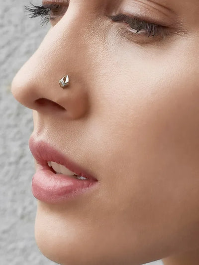 Silver nose pin