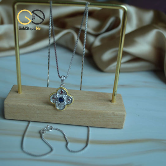 Silver 925 Flower Pendant Necklace with Gold & Blue Accents – Elegant Two-Tone Design