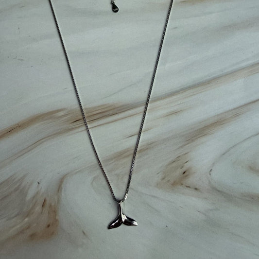 Minimal Whale Tail Necklace in 925 Sterling Silver