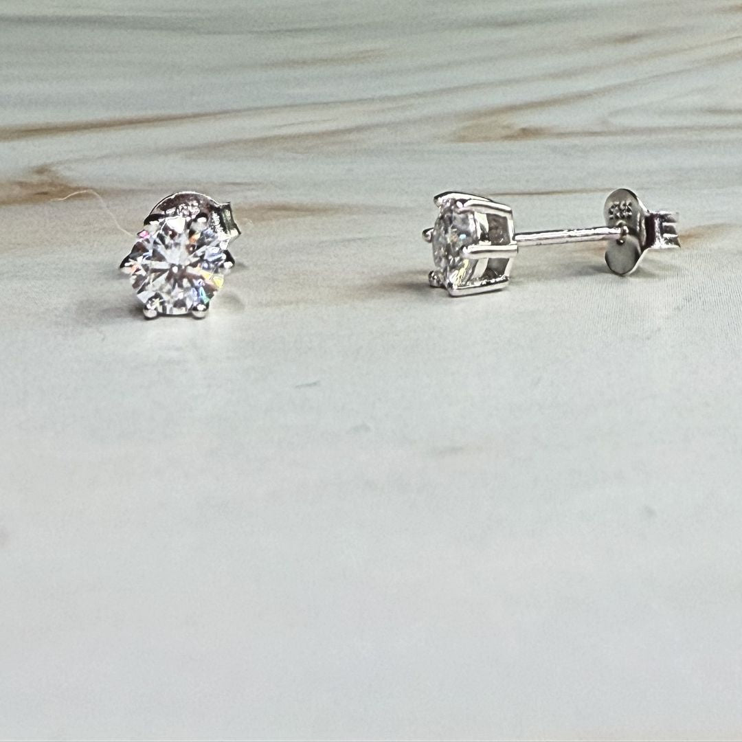 Sterling Silver 925 Moissanite Round-Cut Solitaire Stud Earrings