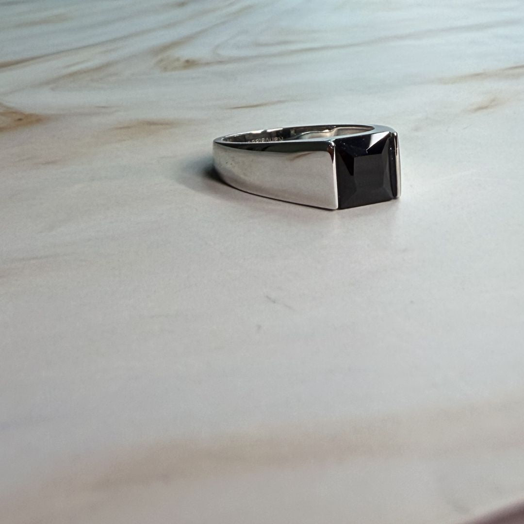 Midnight Edge 925 Sterling Silver Men’s Ring – Natural Black Onyx Square Signet Design