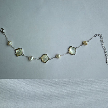 Elegant Shell & Freshwater Pearl 925 Sterling Silver Bracelet