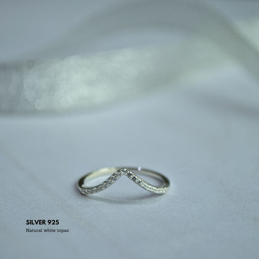White Topaz V-Ring in Silver 925