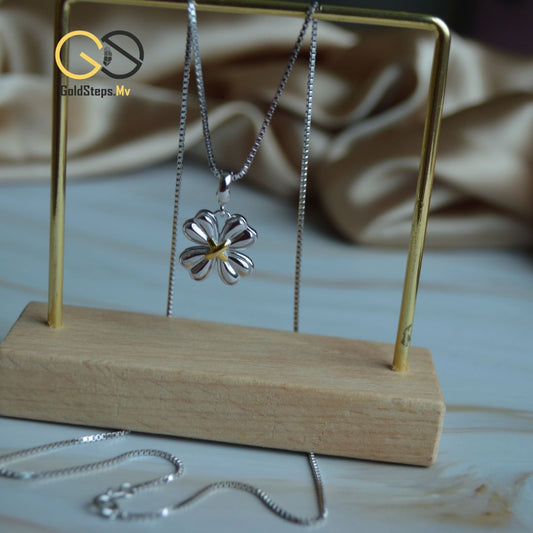 Silver 925 Flower Pendant Necklace with Gold Accent – Elegant Two-Tone Design