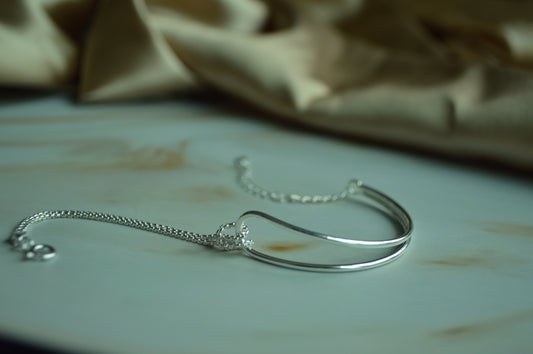 925 Silver Knot Bracelet – Symbol of Strength and Connection