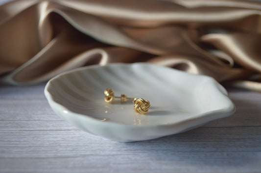 18K Gold Knot Earrings - 6.5 mm