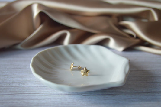 18K GOLD STAR EARRING - 4 mm