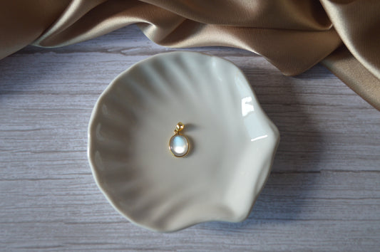 18k gold moonstone
