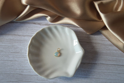 18K Gold Pendant with Triangle natural Ethiopian Opal