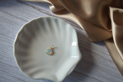 18K Gold Pendant with Triangle natural Ethiopian Opal
