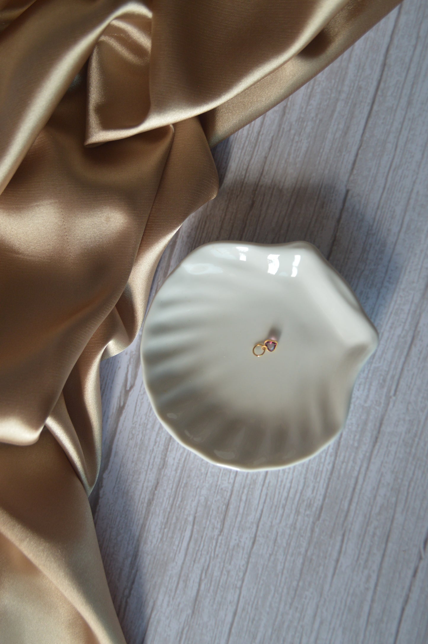 18K Gold Heart Pendant with natural rhodonite