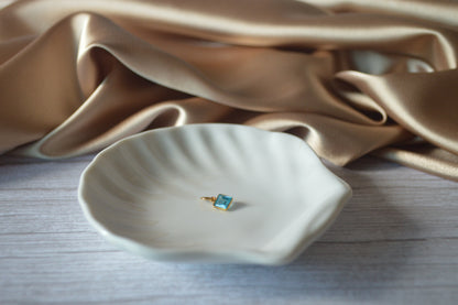 18K Gold Pendant with Square Blue Topaz lab grown