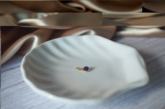 18K Gold Pendant with Round Blue Sapphire