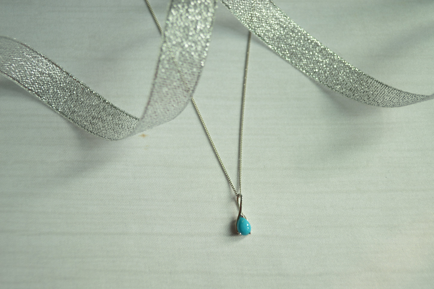 Elegant Turquoise Teardrop Pendant Necklace – Silver 925