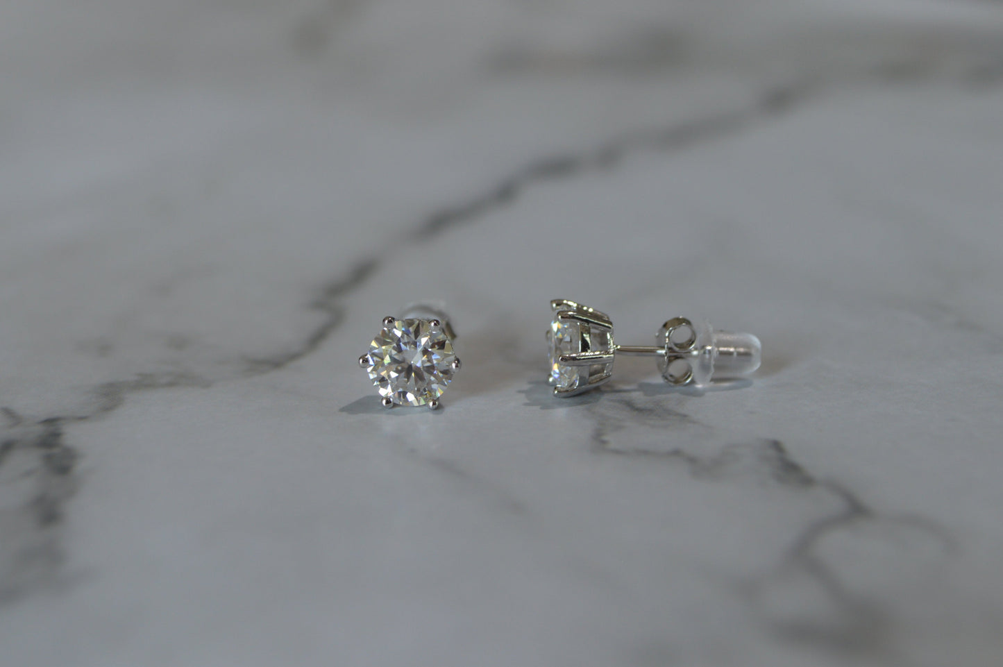 Sterling Silver 925 Round-Cut Solitaire Stud Earrings – Classic Prong Setting