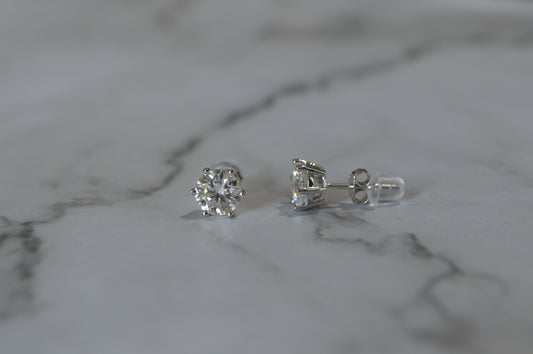 Sterling Silver 925 Round-Cut Solitaire Stud Earrings – Classic Prong Setting
