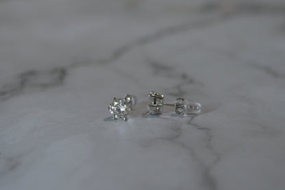 Sterling Silver 925 Round-Cut Solitaire Stud Earrings – Classic Prong Setting