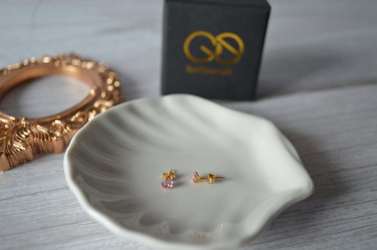 GS0500 Earring  stud with light pink zuricone