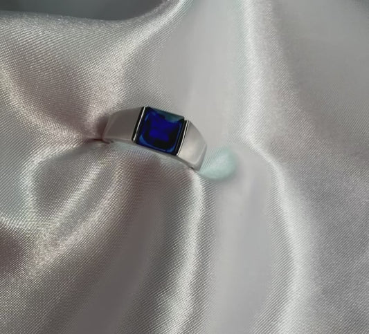 Azure Crown 925 Sterling Silver Men’s Ring – Blue Corundum Square Signet Design